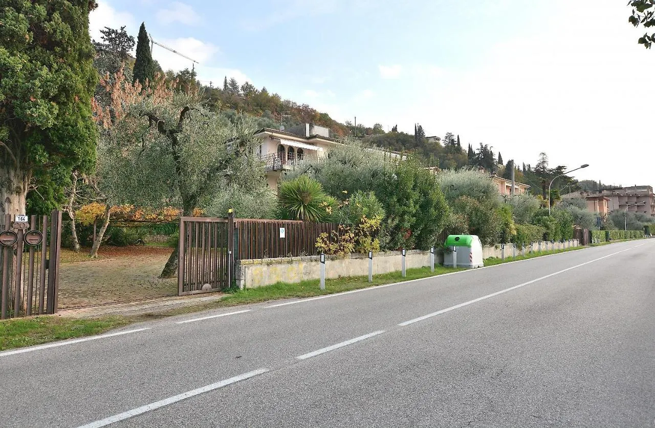 Apartment Frader Otto With Lake View توري ديل بيناكو 0*,  إيطاليا
